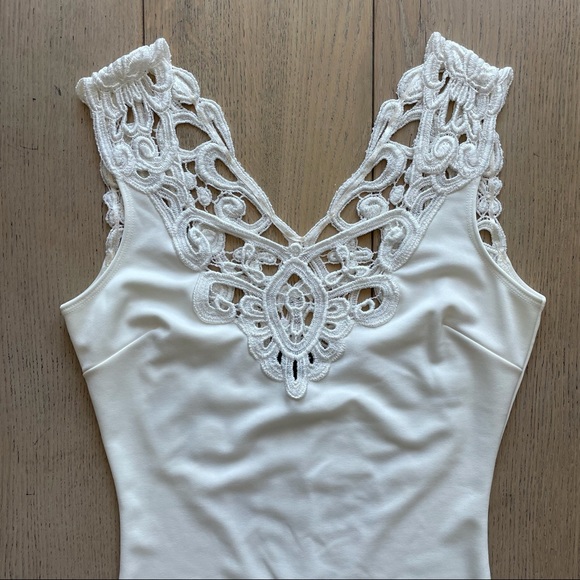 🆕 Dress the Population Intricate Lace Open Back Detail Bodycon Mini Dress - Picture 2 of 8